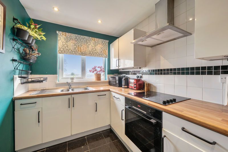 Property photo 3 of 11 Photo 4