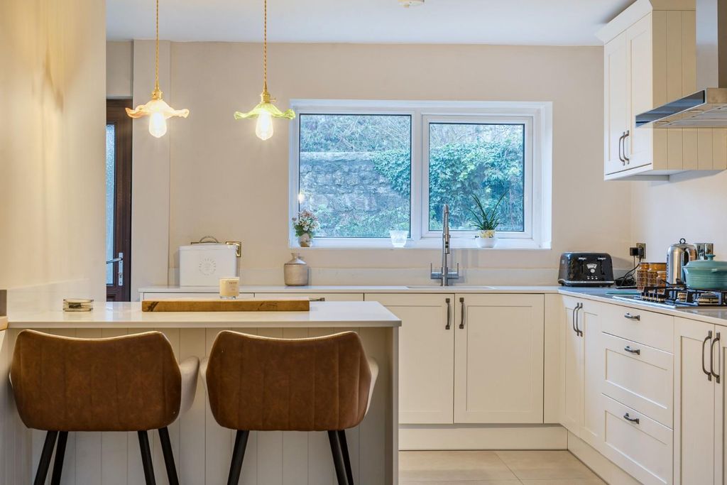 Property photo 3 of 17 1407179-23-69849B1d49F4F.Jpg