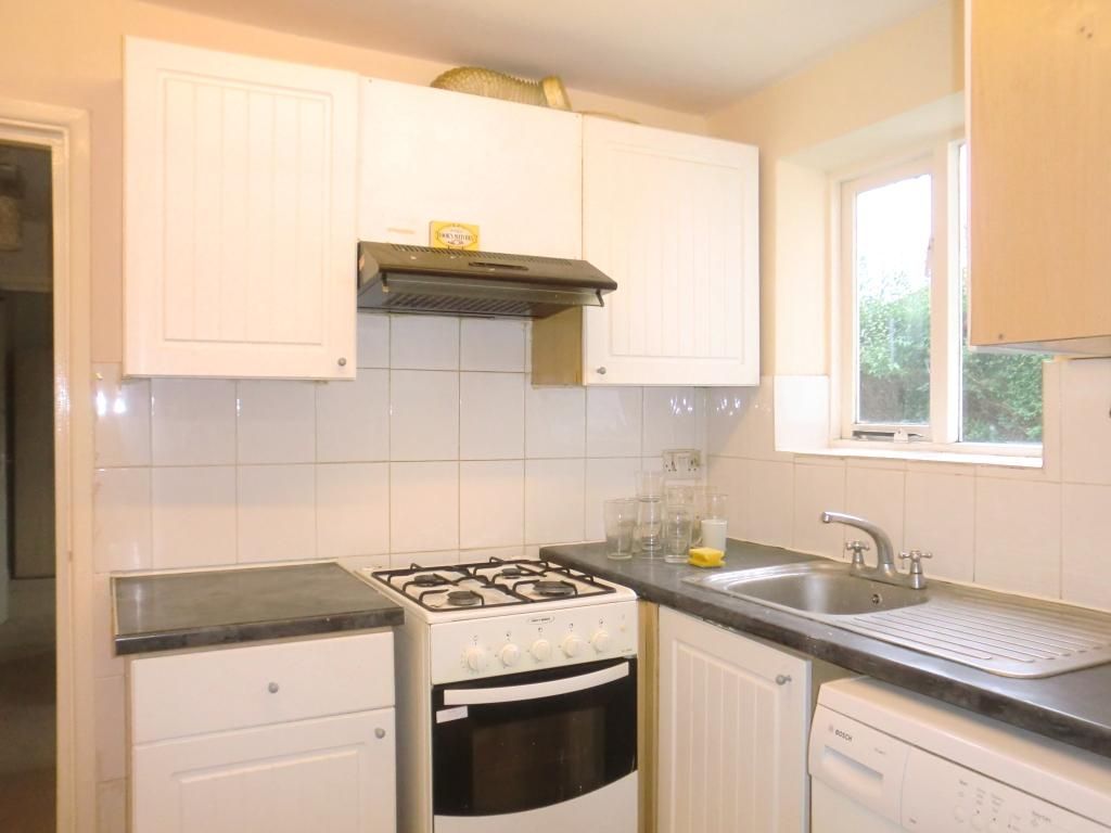 Property photo 2 of 7 Kitchen