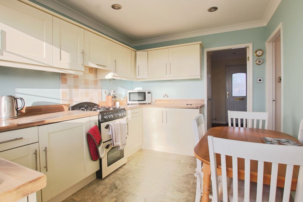 Property photo 3 of 14 4772627