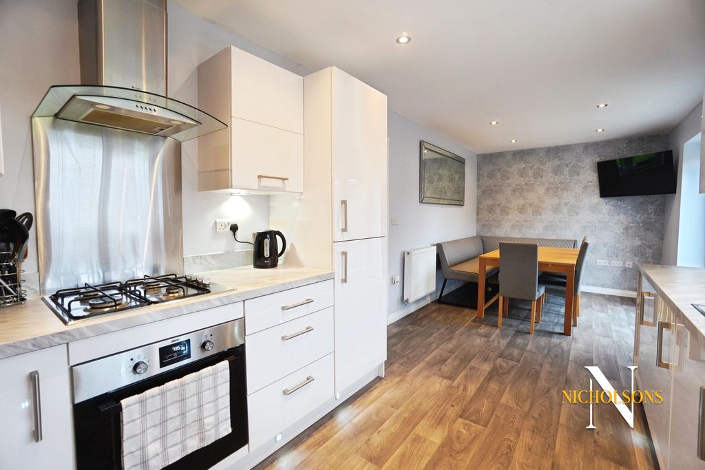 Property photo 3 of 19 4562113