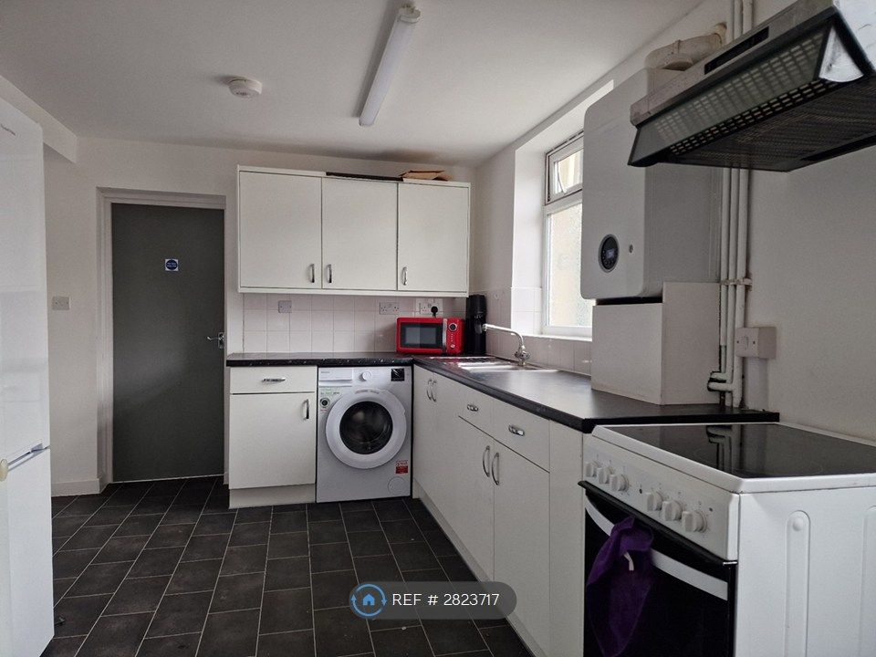 Property photo 3 of 4