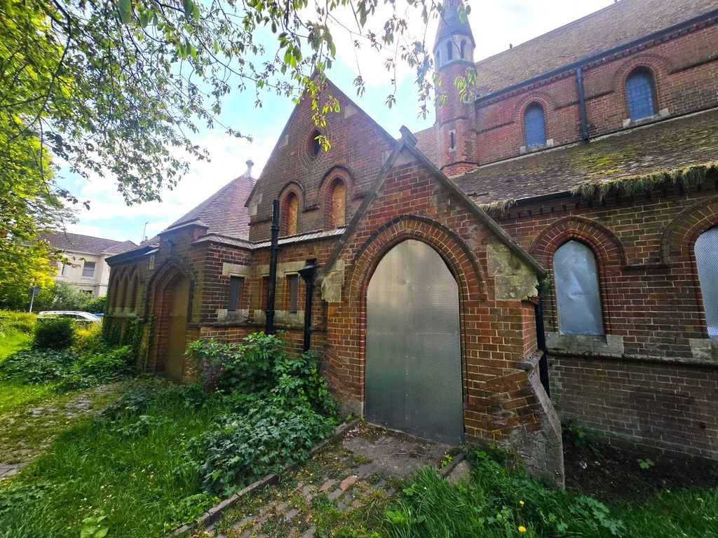 Property photo 3 of 7