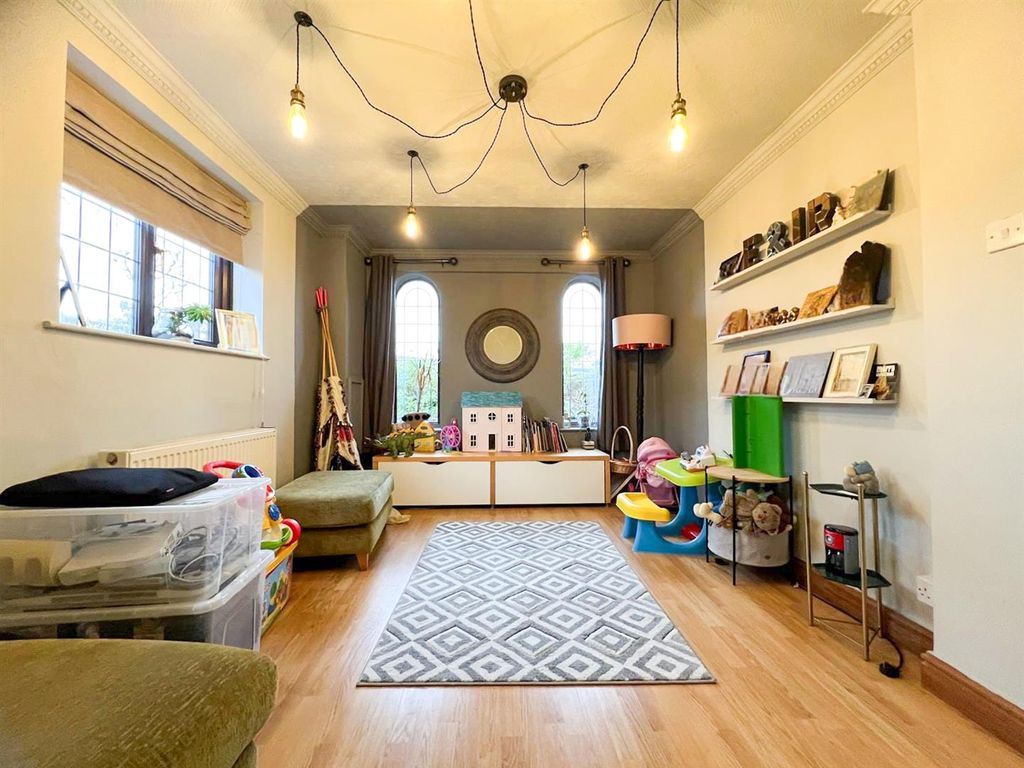 Property photo 2 of 34 Play Room