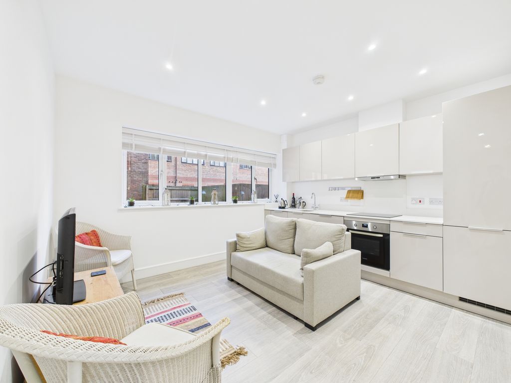 Property photo 2 of 7 Cam04018G0-Pr0405-Still001