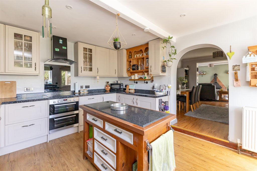 Property photo 3 of 26 Untitled-866.Jpg