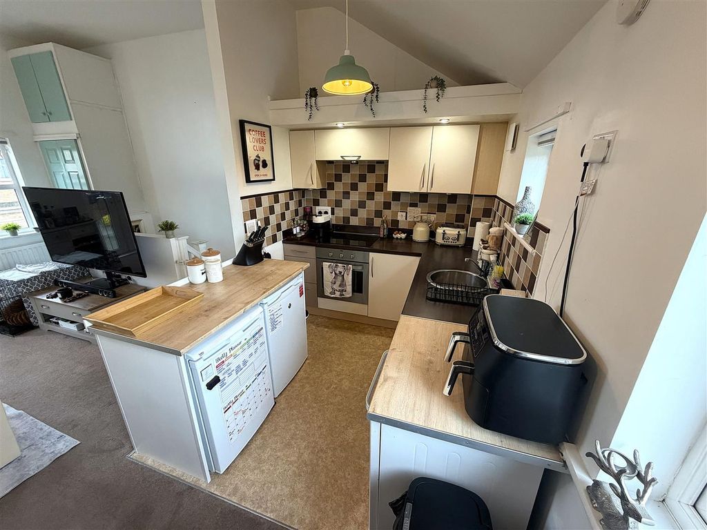 Property photo 2 of 13 Kitchen