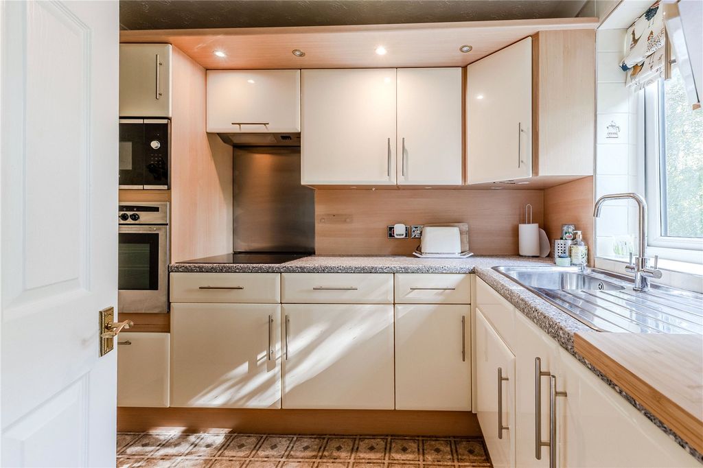 Property photo 3 of 11 Picture No. 02