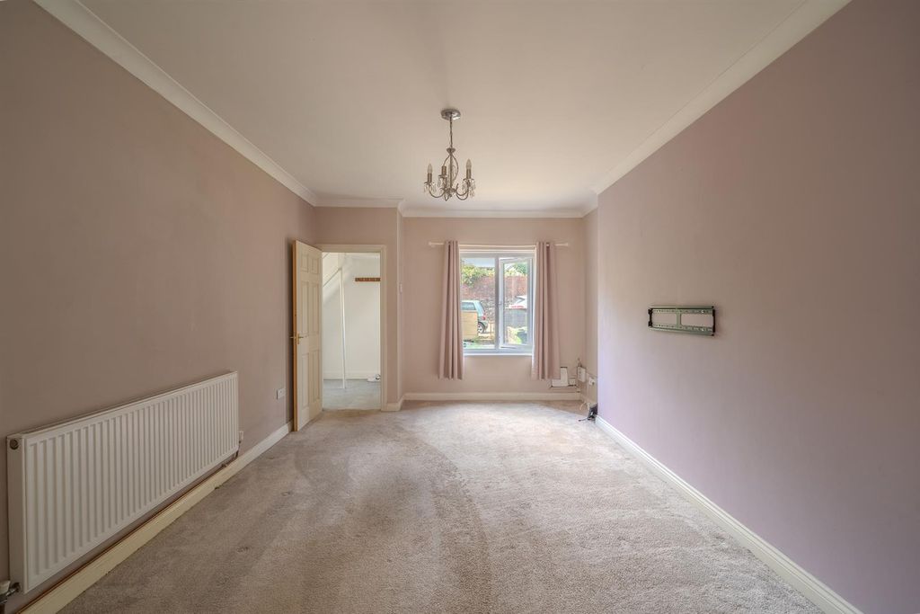 Property photo 3 of 27 10 Fountain Road-9.Jpg