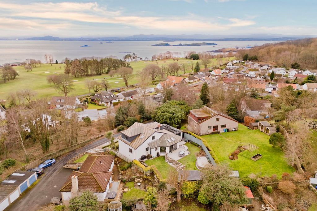 Property photo 2 of 28