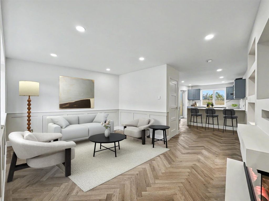 Property photo 3 of 27