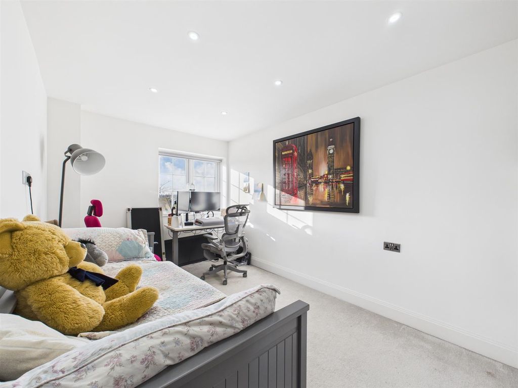 Additional image 6 of 2 bed flat for saleMarlpit Lane, Coulsdon CR5