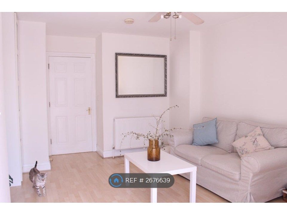 Property photo 2 of 9 Living Room