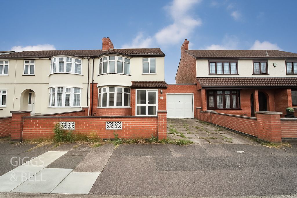 Property photo 1 of 13 4336310
