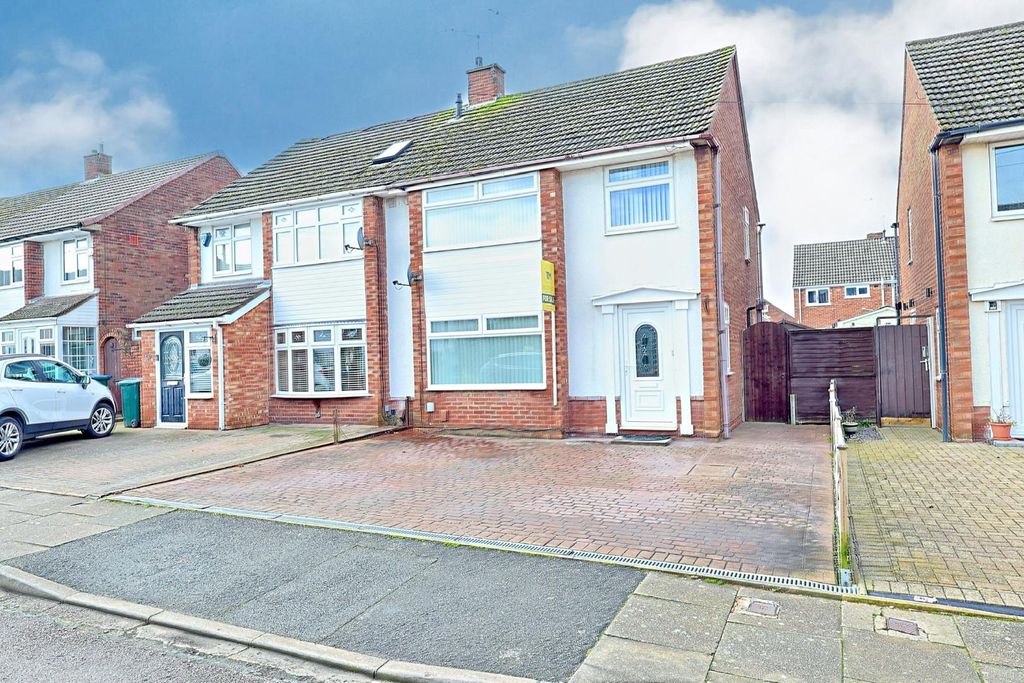 Property photo 1 of 14 Front