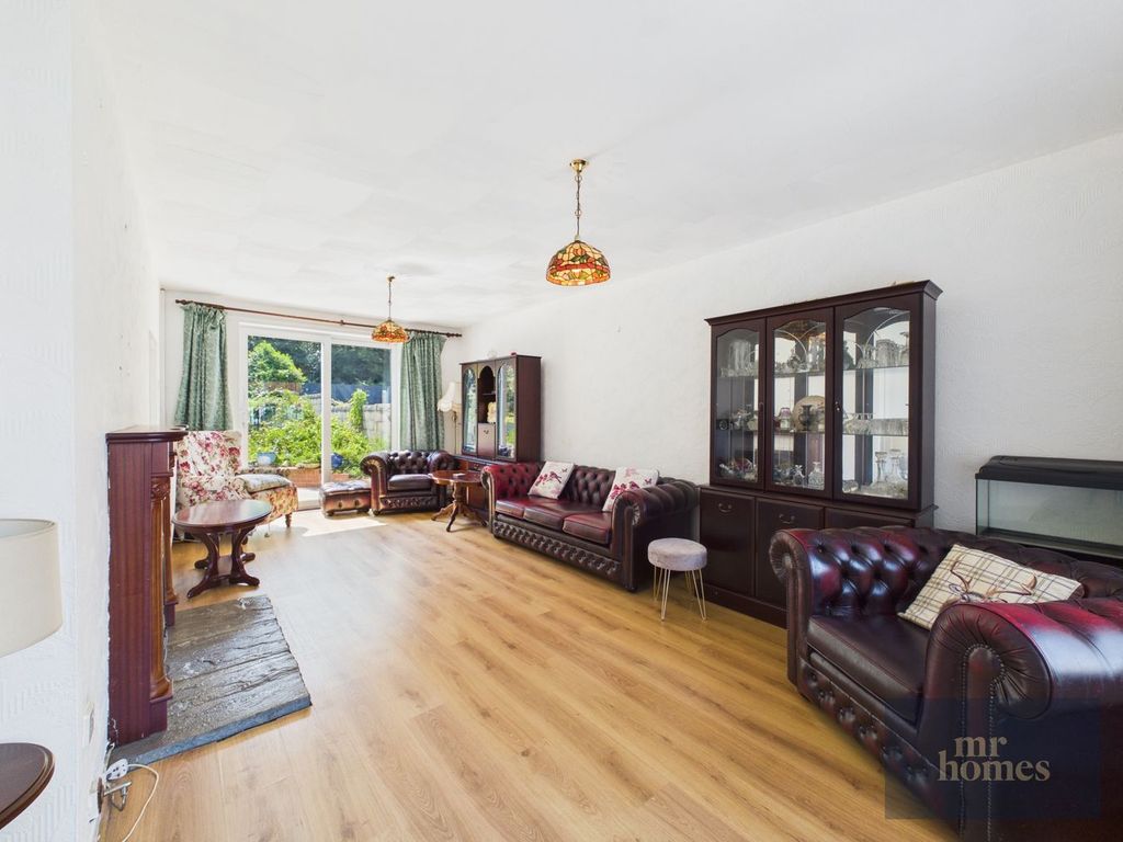 Property photo 3 of 25