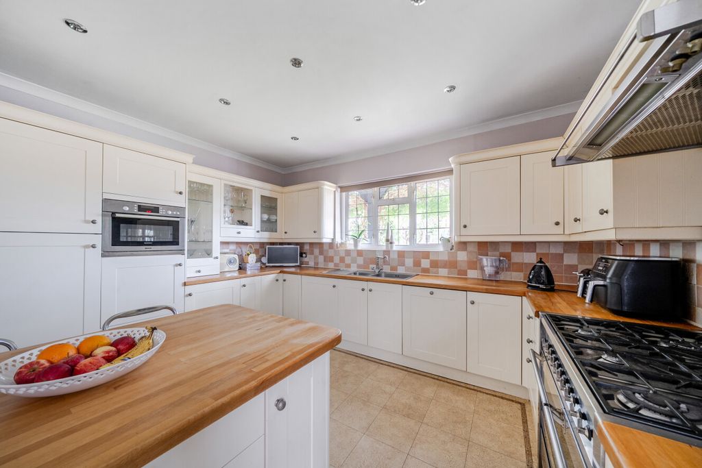 Property photo 3 of 26 1484045-18-6A43c4...