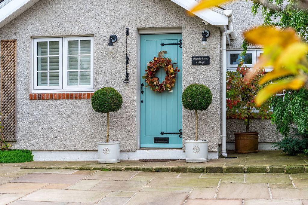 Property photo 2 of 38