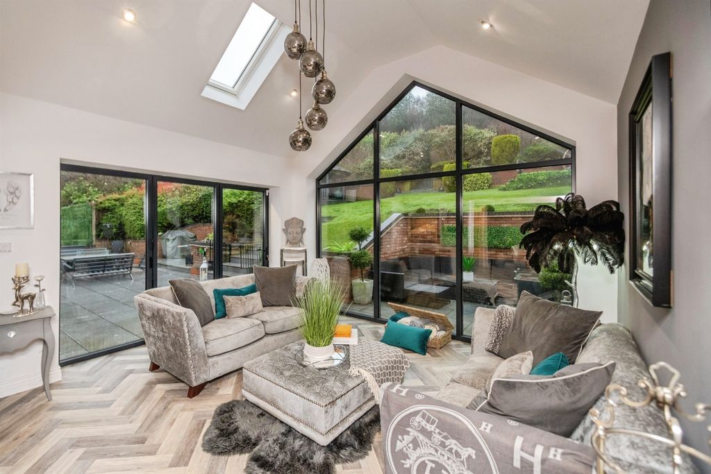 Property photo 2 of 34