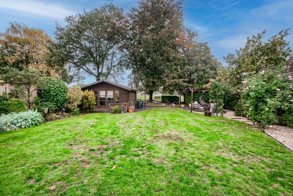 Property photo 2 of 30 Xh2S7937-Hdr(3)-Edit