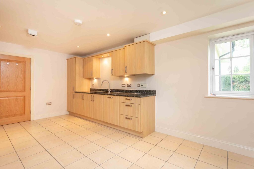 Property photo 2 of 9 Picture No. 22