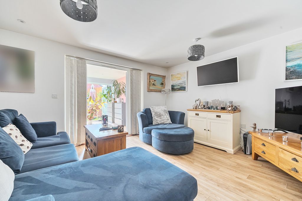 Property photo 3 of 16