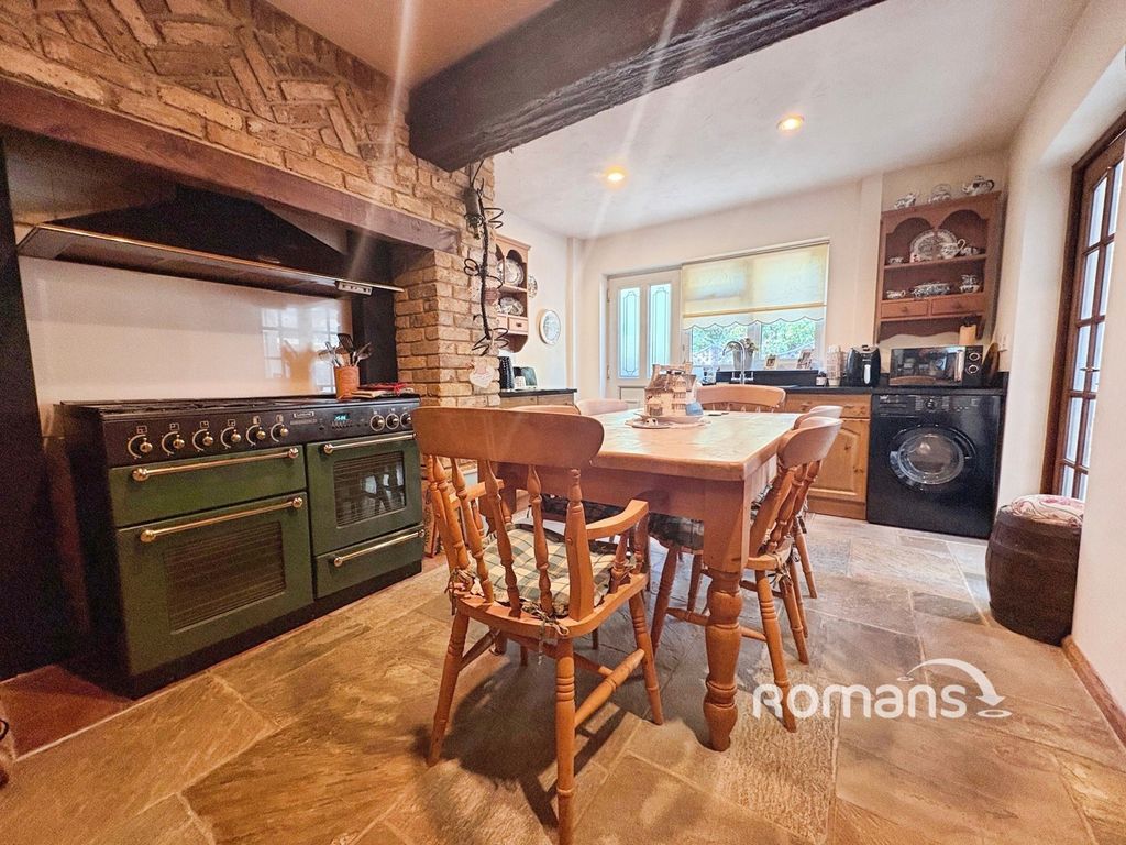 Property photo 2 of 16 Pbox-Img.Jpg
