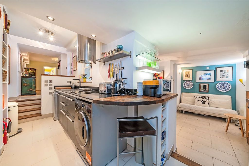 Property photo 3 of 7