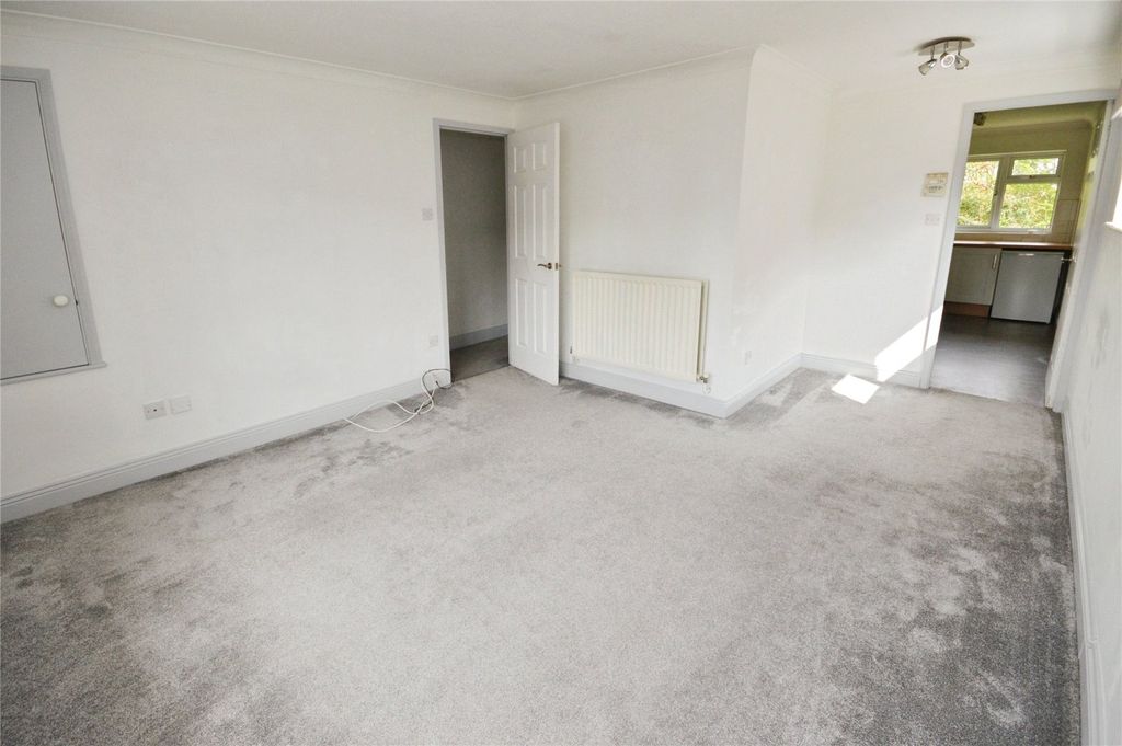 Property photo 3 of 8 Picture No. 11