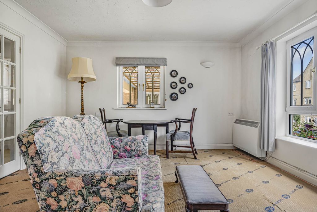 Property photo 2 of 18