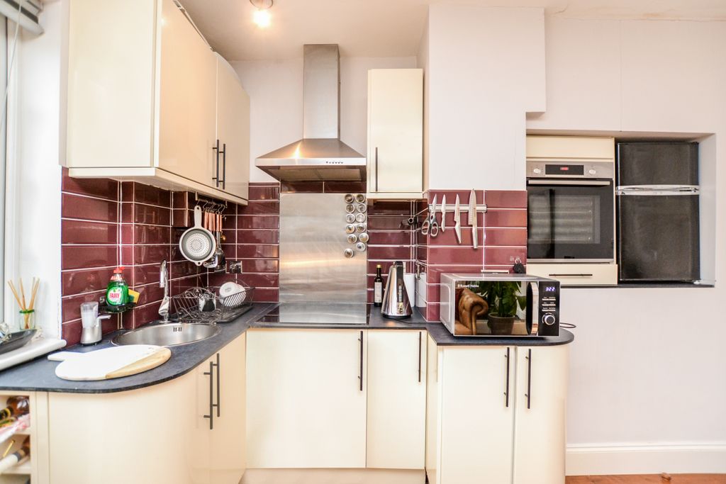 Property photo 3 of 6