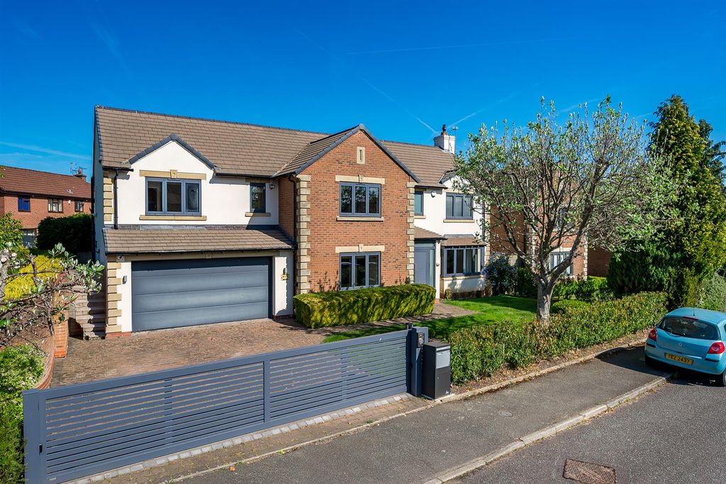 Property photo 1 of 38