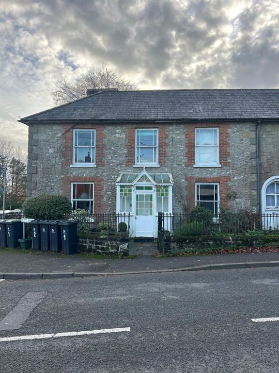 Property photo 1 of 9 Front