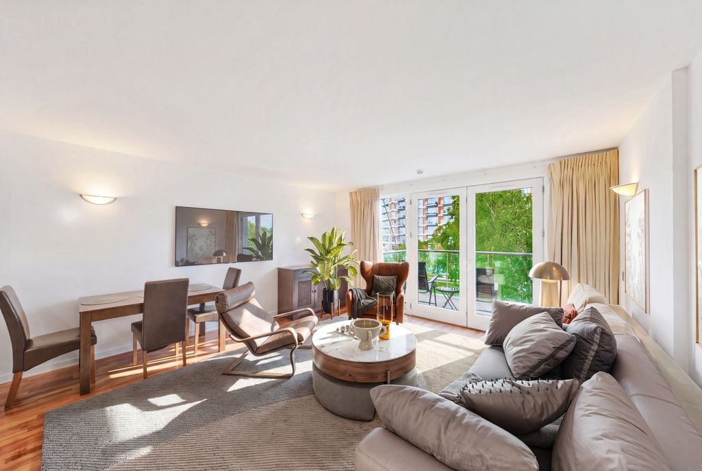 Property photo 1 of 17 Property_C555_Liv...
