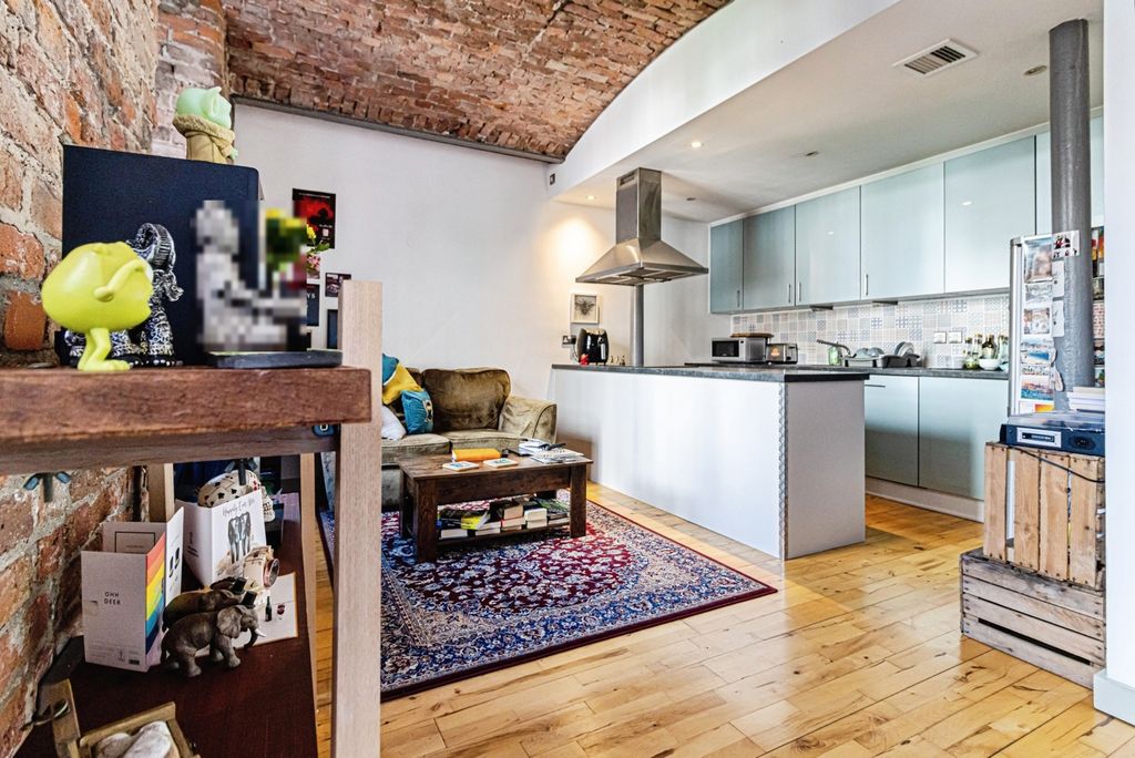 Property photo 2 of 13 Photo