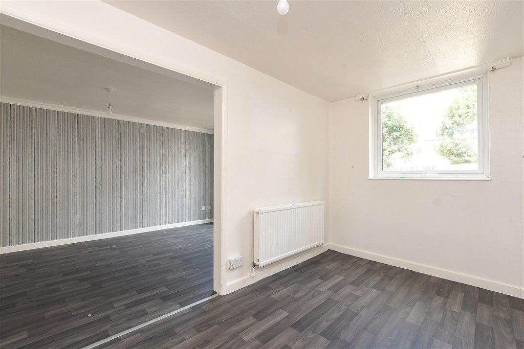Property photo 3 of 9 Dining Room