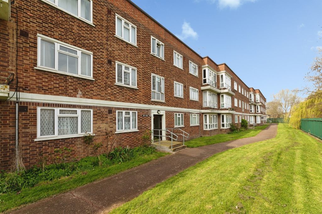 Property photo 1 of 12