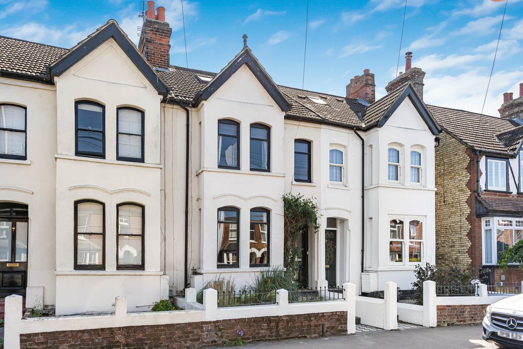 Property photo 1 of 15 Front