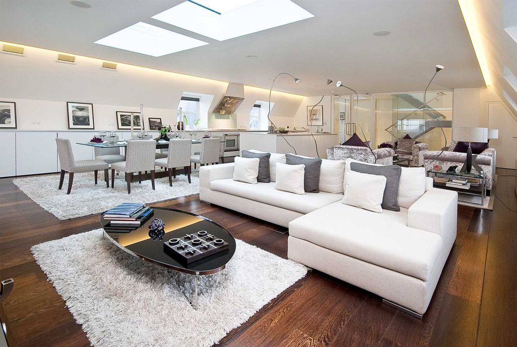 Property photo 2 of 22