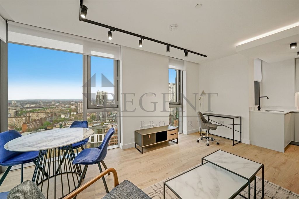 Property photo 3 of 16 Open Plan