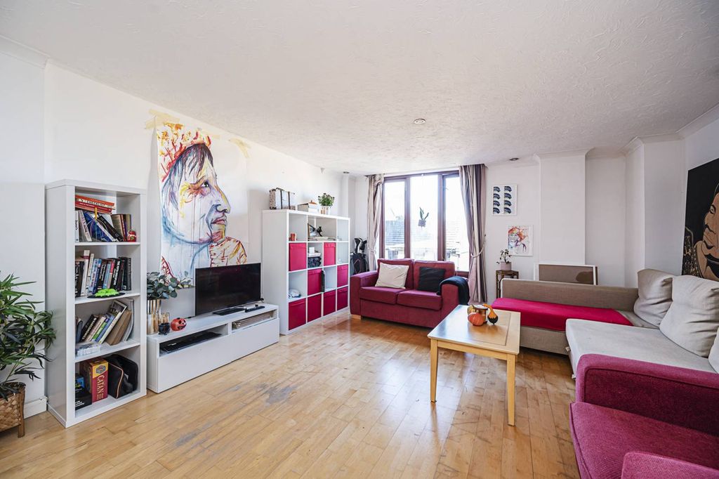 Property photo 1 of 8