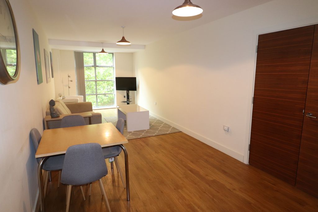 Property photo 2 of 7 Photo 02