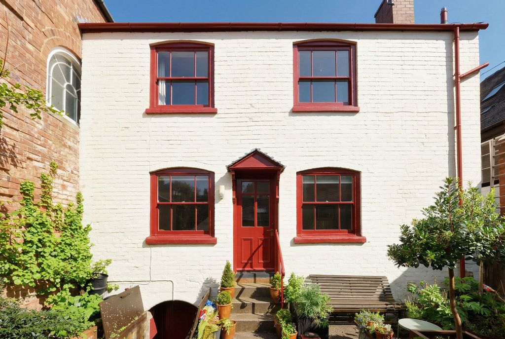 Property photo 2 of 35