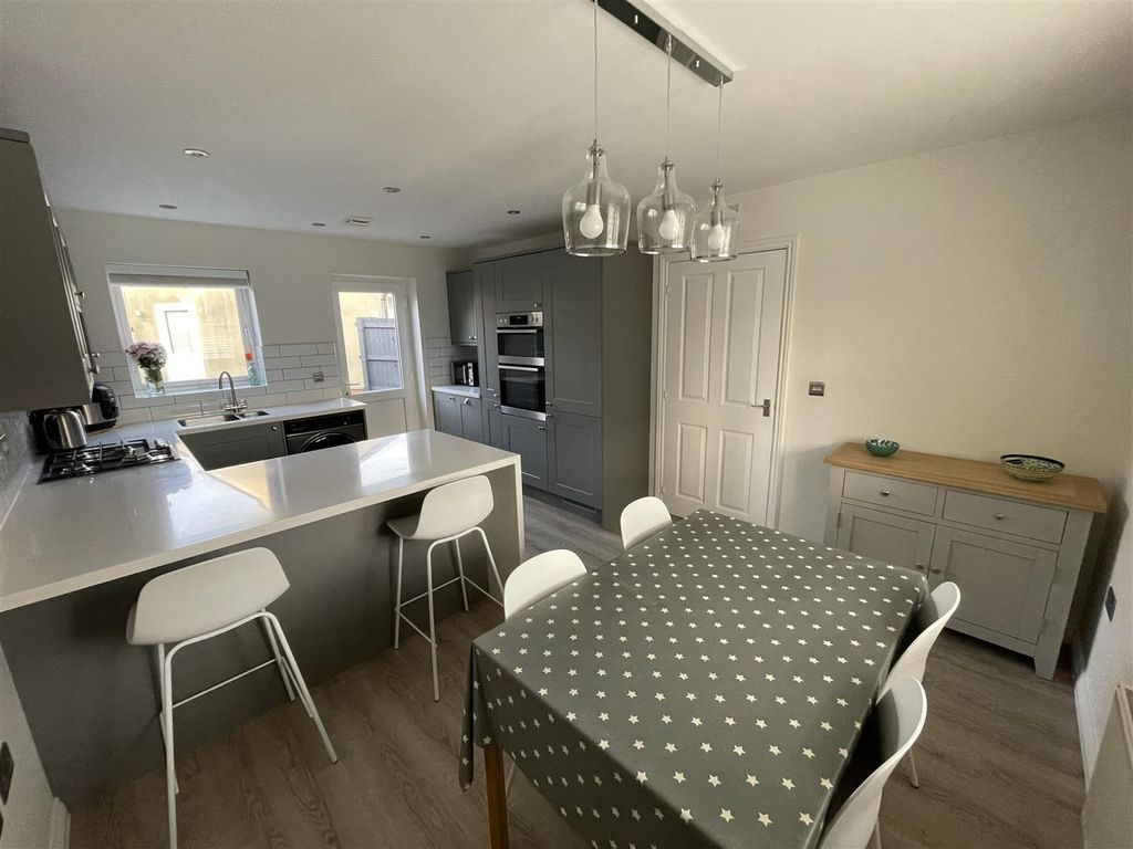 Property photo 2 of 18 Dining Area_2.Jpeg