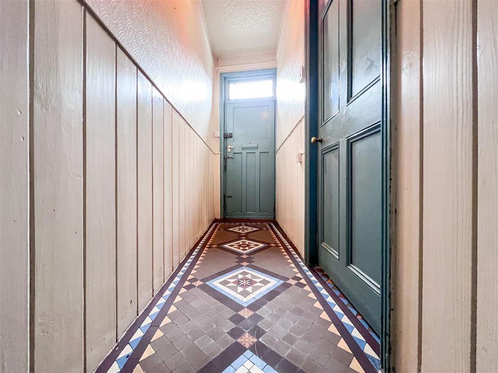 Property photo 3 of 16 Hall