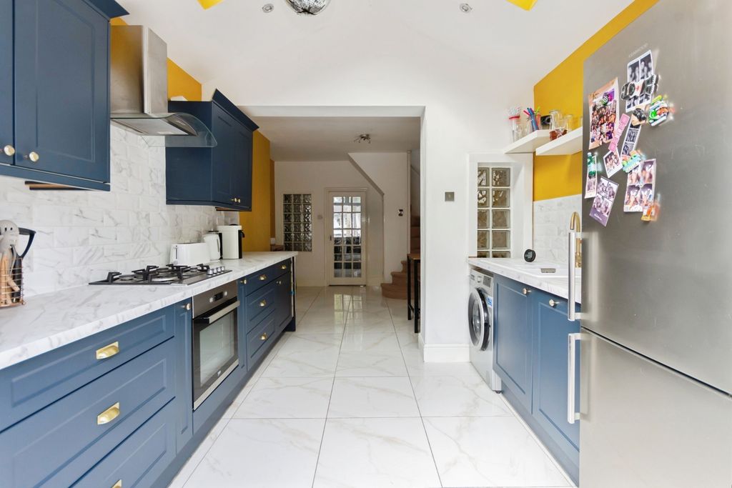 Property photo 2 of 17 Photo