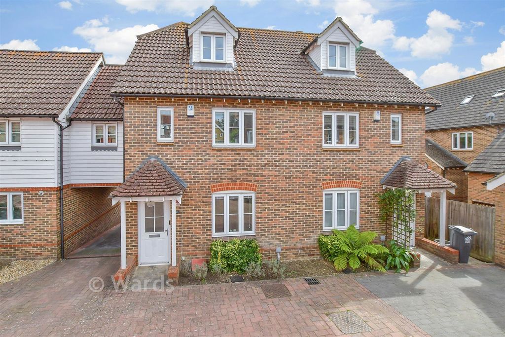 Property photo 1 of 16 External (Brochure) :