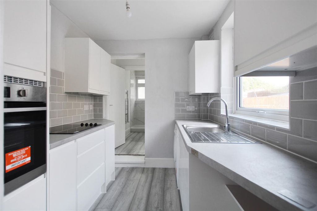 Property photo 3 of 13