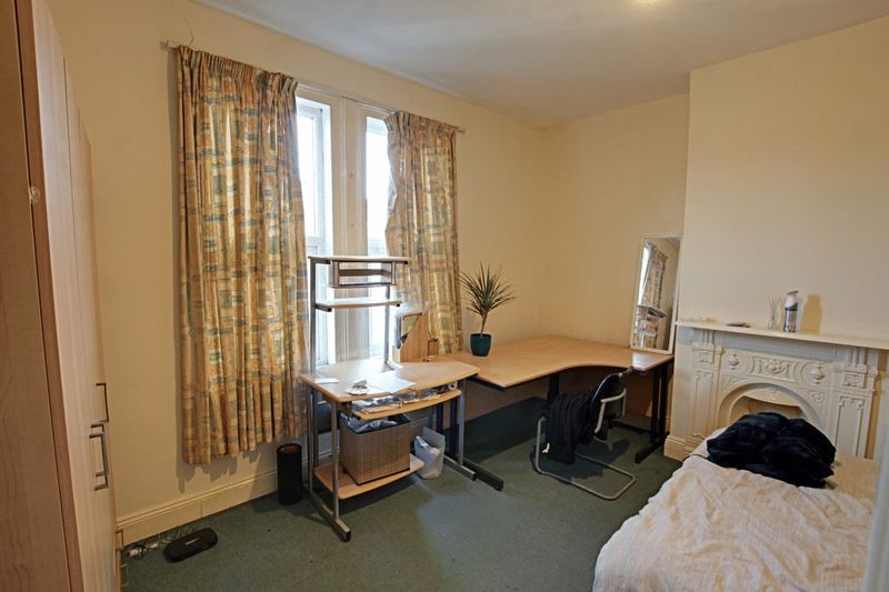 Property photo 3 of 6 Photo 8