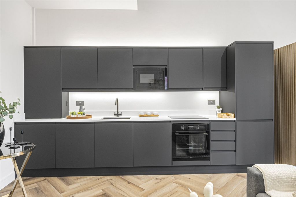 Property photo 2 of 17 Reception/Kitchen